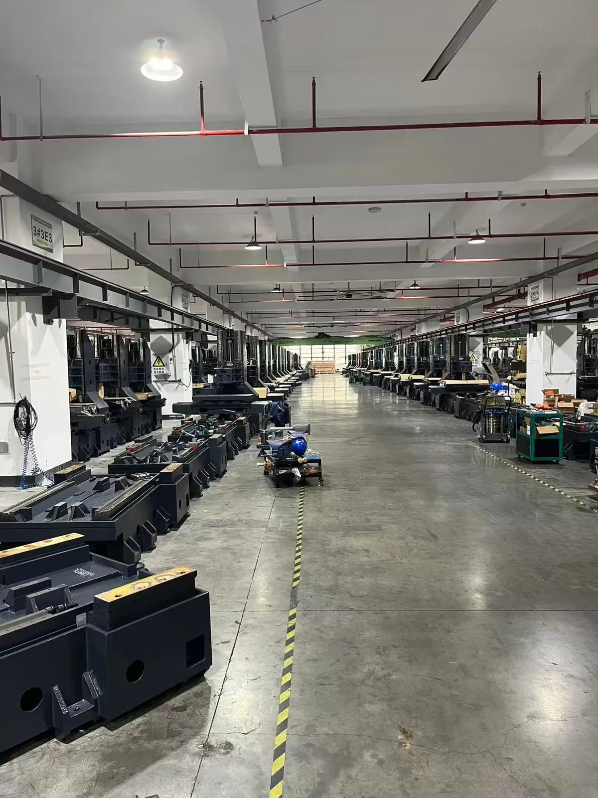 Yangsen CNC machine assembly workshop